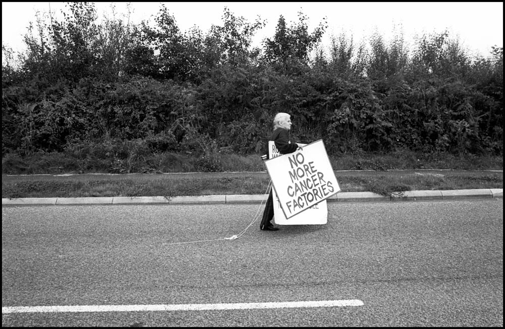 1994- SELLAFIELD NUCLEAR - Peace protester Catherina Barne