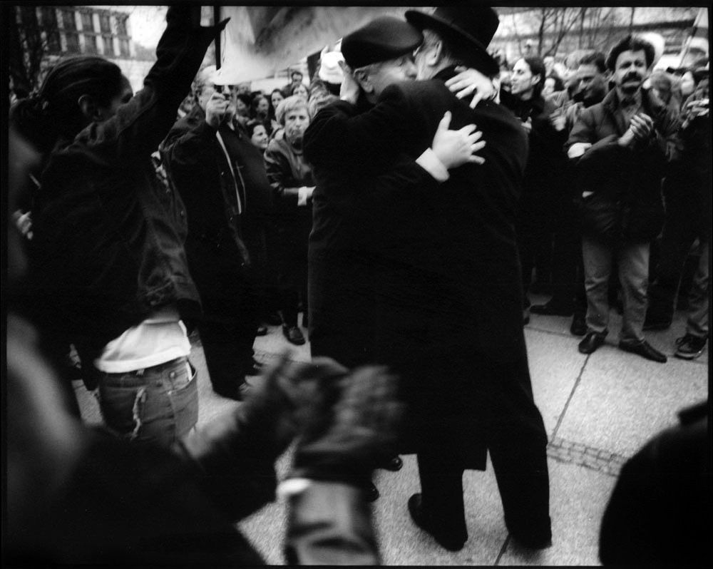 2000-2007- Berlijn - FANTASYBERLIN - reconciliation by Jewish leaders during a demonstration, Reinhardtstrasse 